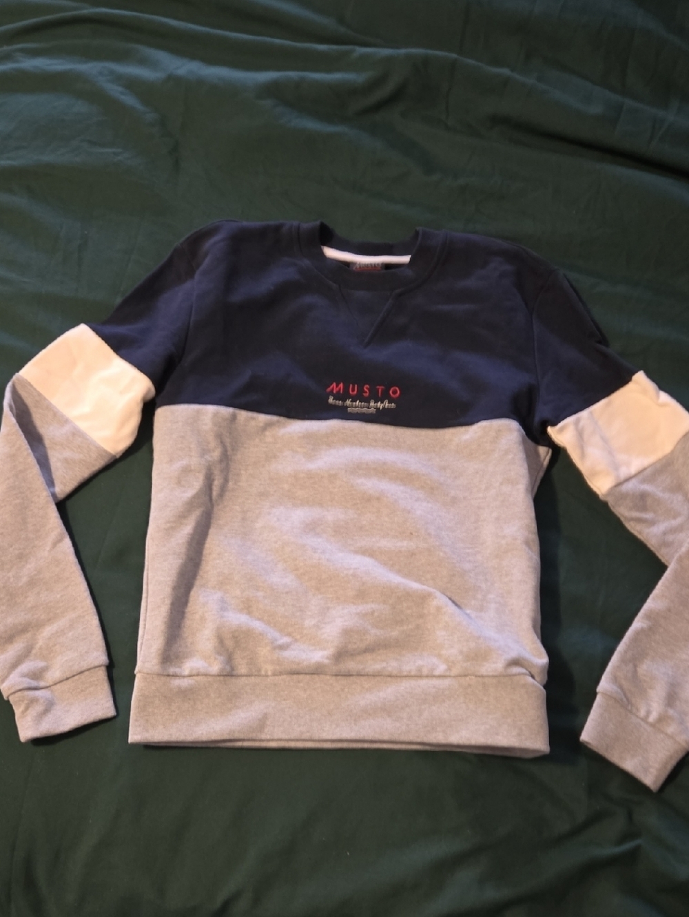 MUSTO Colorblock Crewneck Sweater in Navy, Light Gray & White